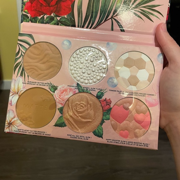 FREE WITH PURCHASE! Brand new physician’s formula all star face palette - Picture 3 of 4